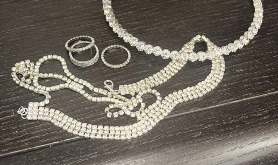 I Accidentally Found My Wife’s Jewelry at My Best Friend’s House