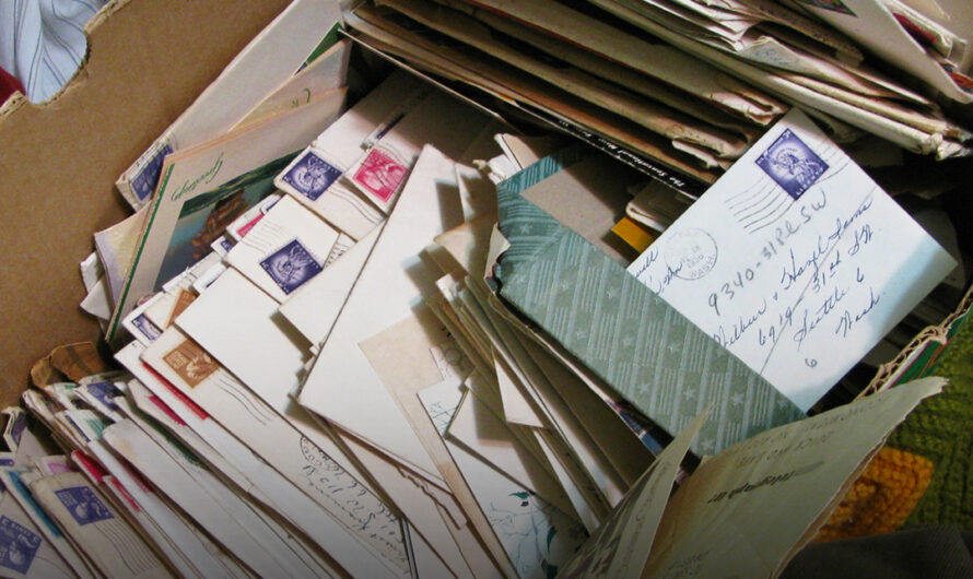 Woman Finds a Sealed Letter in Her Mom’s Attic & Mother Forbids Her from Opening It — Story of the Day