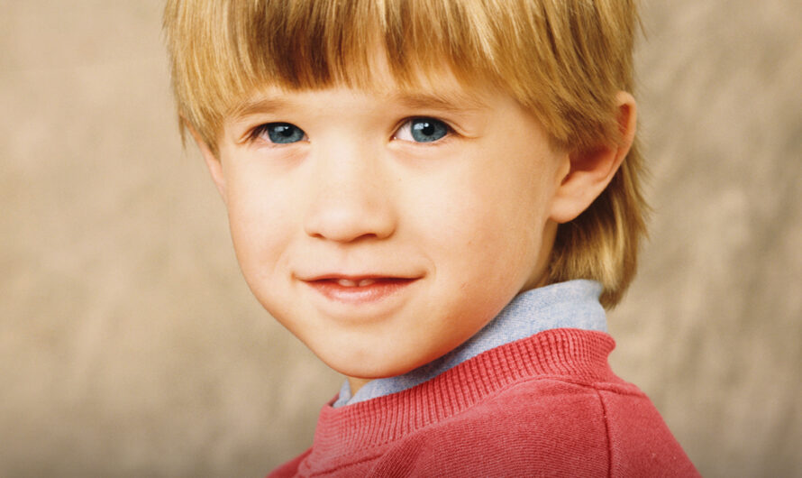 This ‘Angelic’ Child Star Stayed under the Radar — He Looks ‘Unrecognizable’ & Grew Beard to Hide from the Public