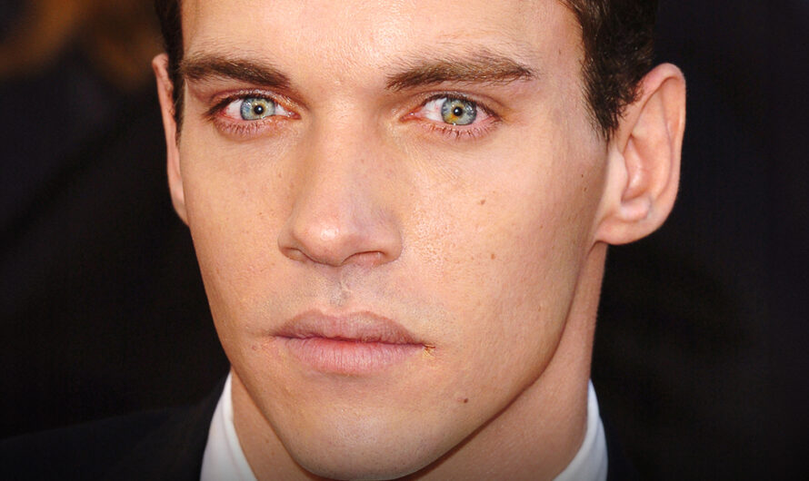 This 2000s Star, Who Long Struggled with Addiction, Stunned Fans in Recent Years — Photos